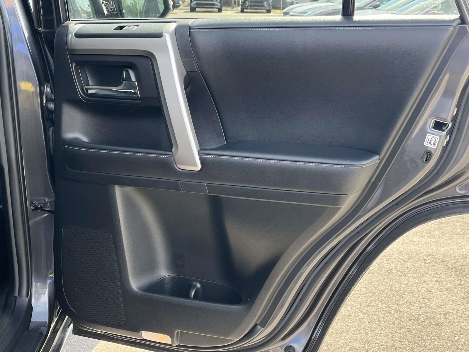 Used 2022 Toyota 4Runner SR5 Premium w/ Moonroof Package RWD image 23