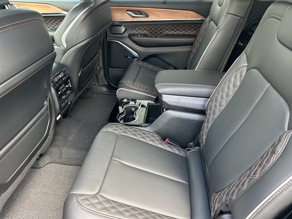 New 2026 Jeep Grand Cherokee L Summit w/ Obsidian Package AWD/4WD image 20
