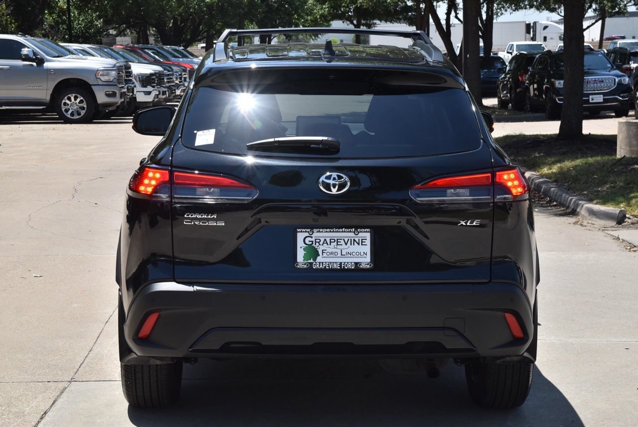Used 2026 Toyota Corolla Cross XLE w/ Convenience Package FWD image 9
