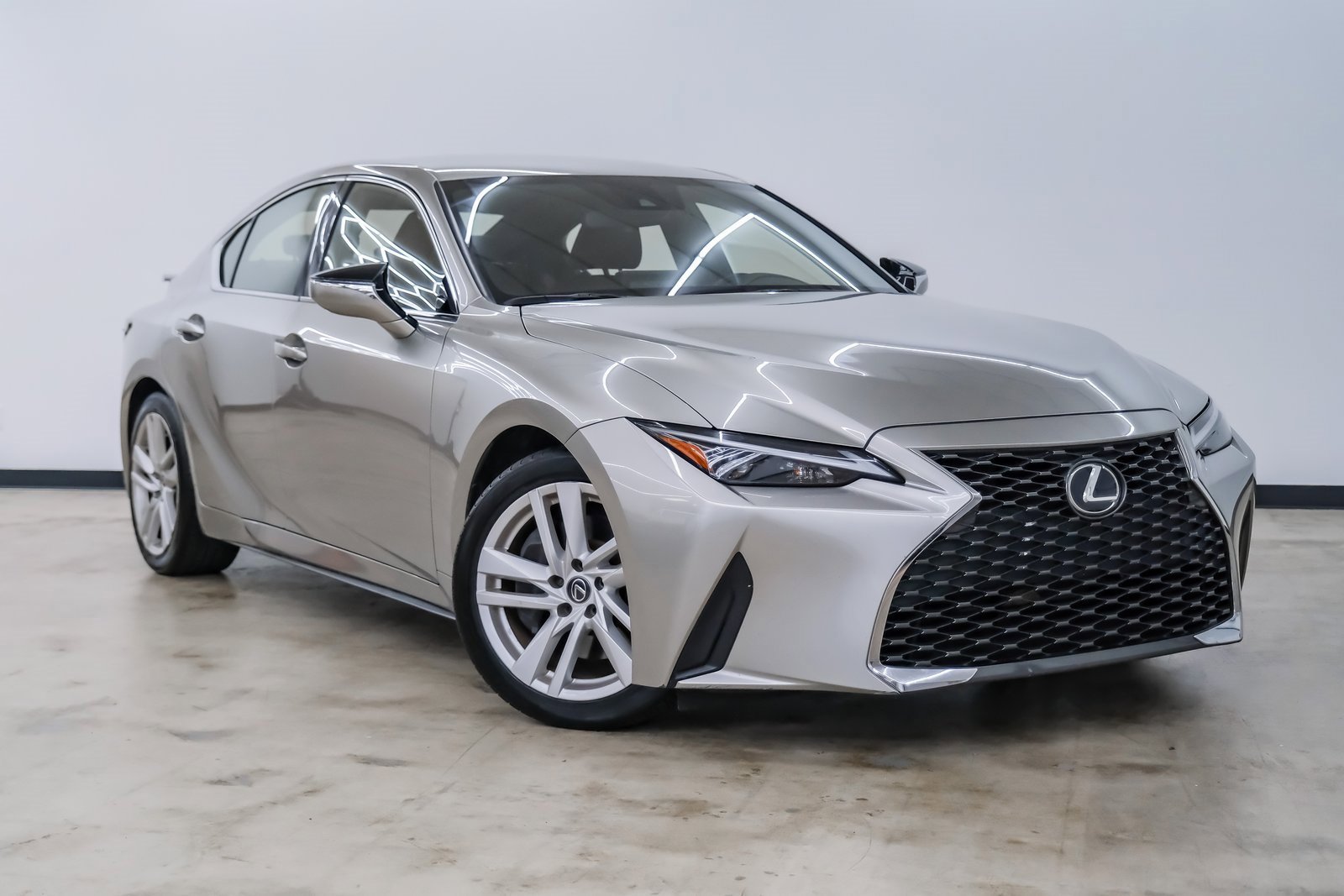 Used 2022 Lexus IS 300 image 5