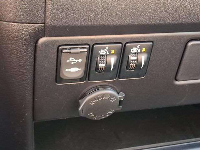 Used 2016 Toyota Sienna SE w/ SE Preferred Package FWD image 25