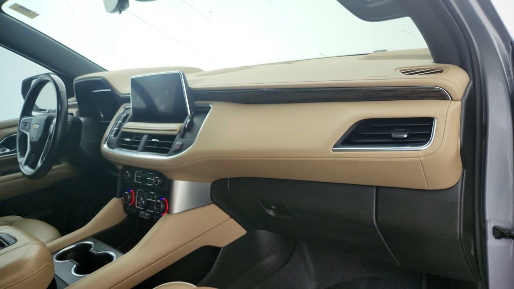 Used 2023 Chevrolet Suburban Premier image 32