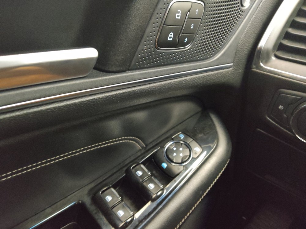 Used 2019 Ford Edge Titanium FWD image 27