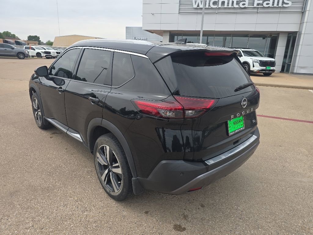 Used 2023 Nissan Rogue SL FWD image 3