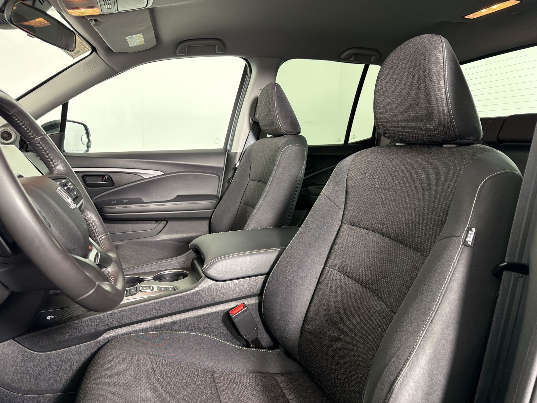 Used 2025 Honda Ridgeline Sport image 4