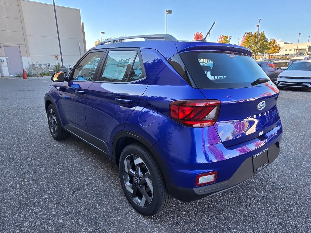New 2025 Hyundai Venue SEL image 3