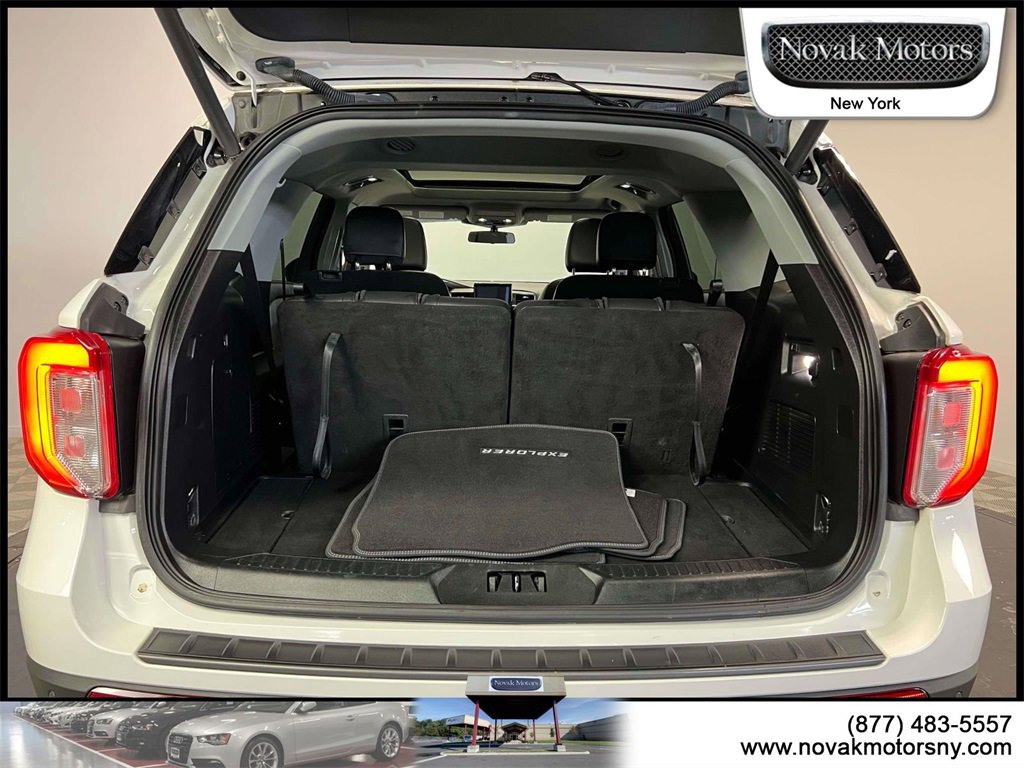 Used 2022 Ford Explorer XLT w/ Equipment Group 202A image 12