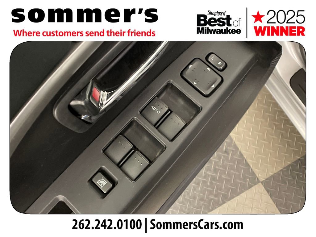 Used 2015 MAZDA MAZDA5 Sport FWD image 11