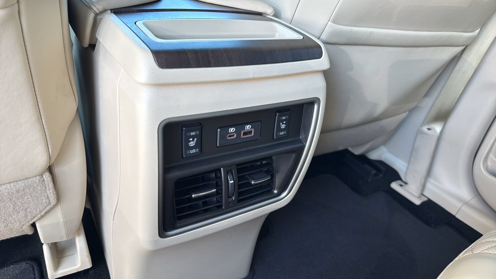 Used 2019 Nissan Murano Platinum w/ Cargo Package FWD image 27