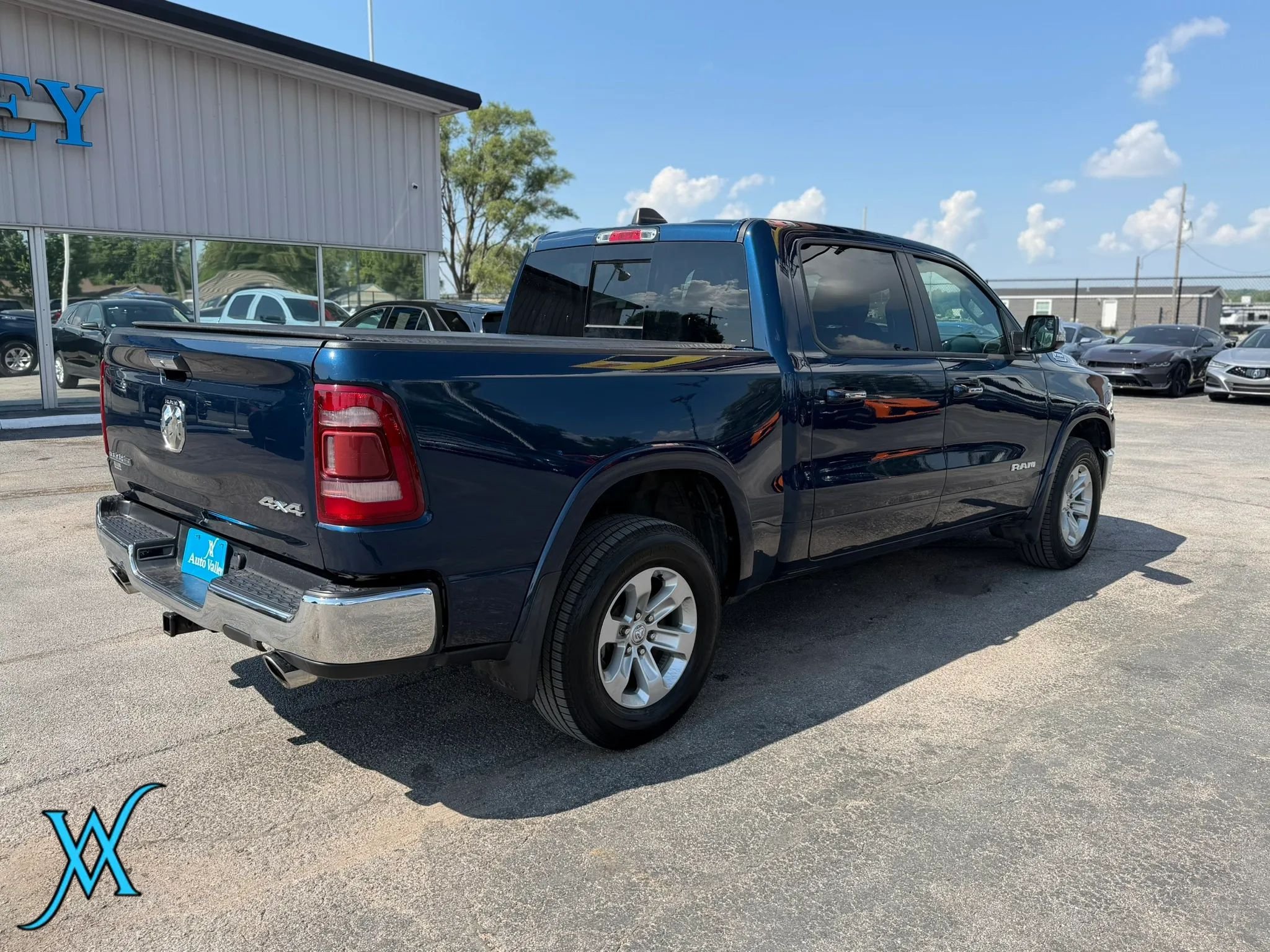 Used 2022 RAM 1500 Laramie AWD/4WD image 7