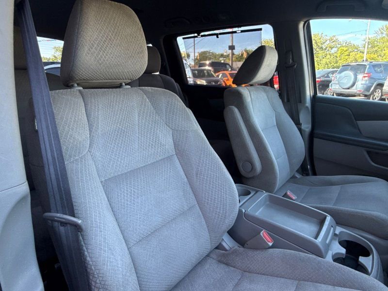 Used 2016 Honda Odyssey SE image 19