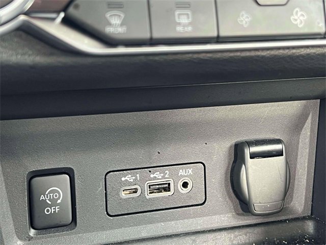 Used 2025 Nissan Sentra SR w/ Trunk Package image 30