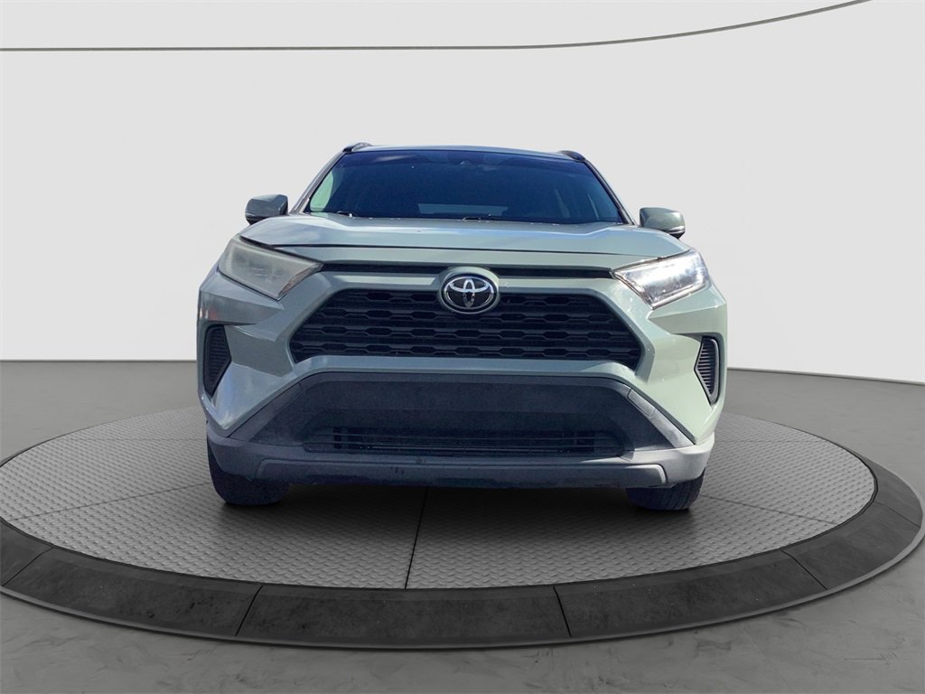 Used 2020 Toyota RAV4 XLE image 2