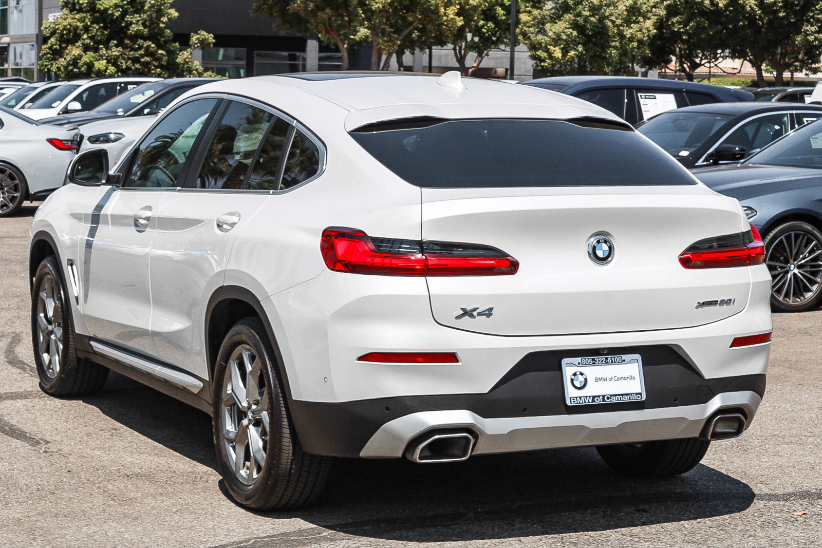 Used 2024 BMW X4 xDrive30i w/ Premium Package AWD/4WD image 4