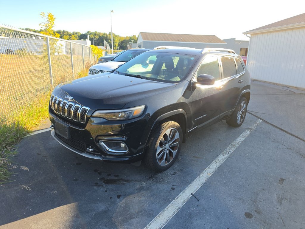 Used 2019 Jeep Cherokee Overland w/ Technology Group AWD/4WD image 1