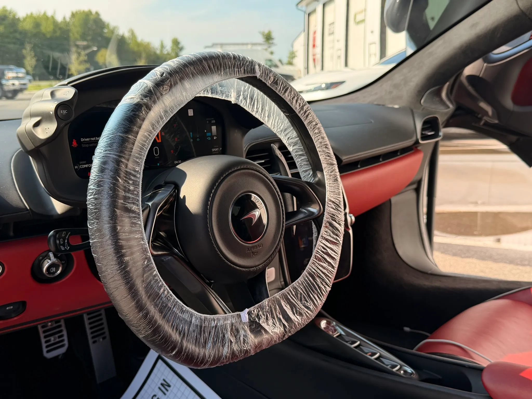 Used 2023 McLaren Artura RWD image 13