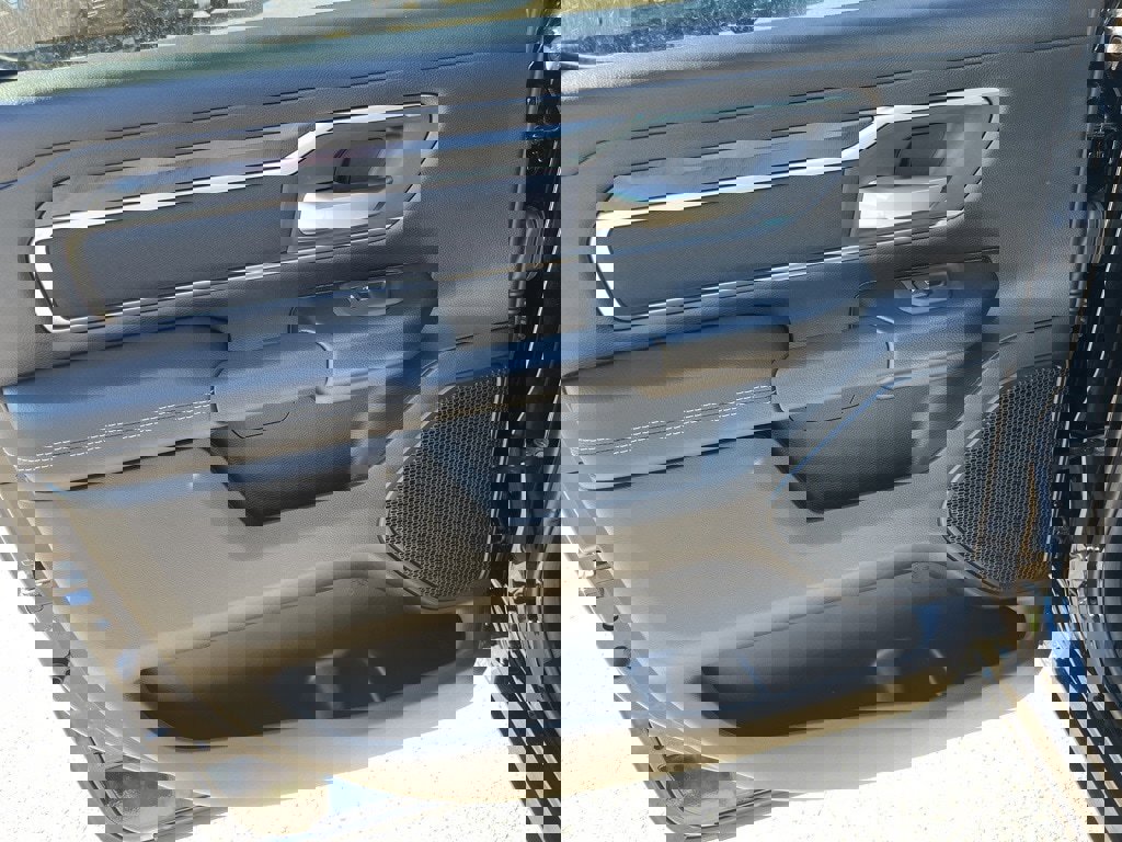 New 2026 RAM 1500 4x4 Crew Cab image 15