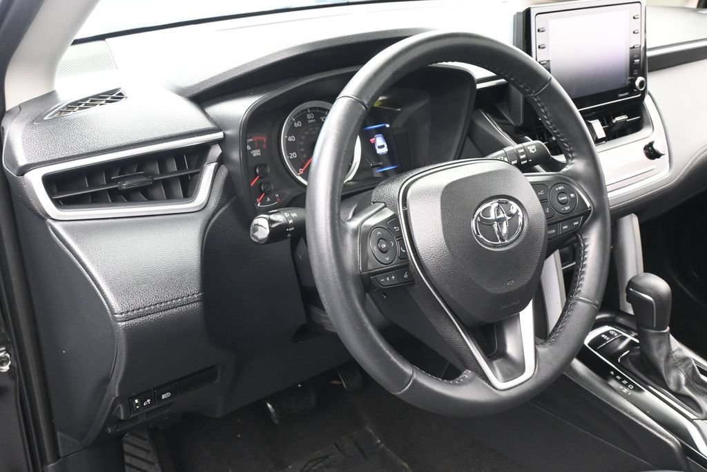 Used 2022 Toyota Corolla Cross LE w/ Moonroof Package FWD image 15