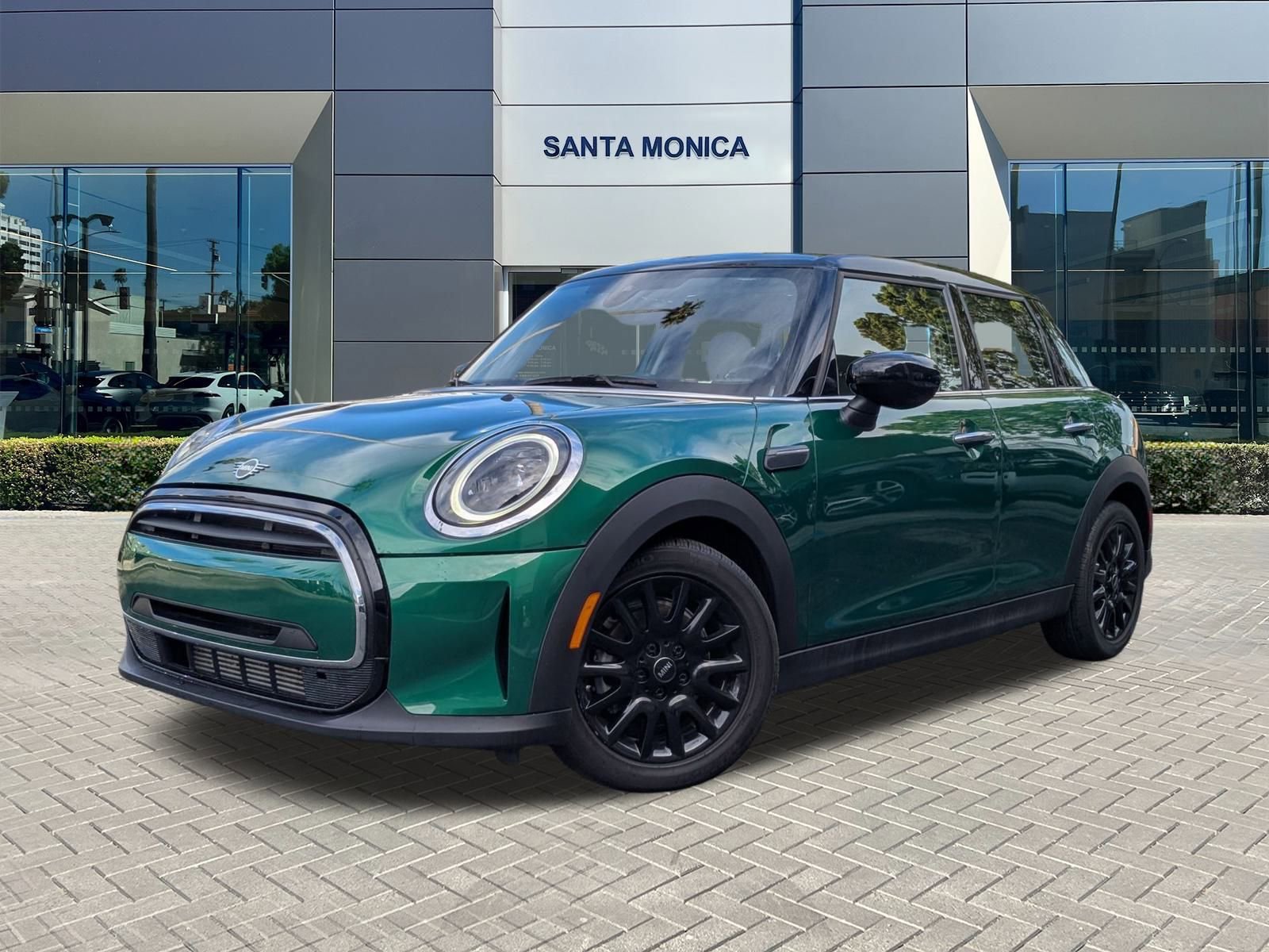 Used 2023 MINI Cooper 4-Door Hardtop image 1