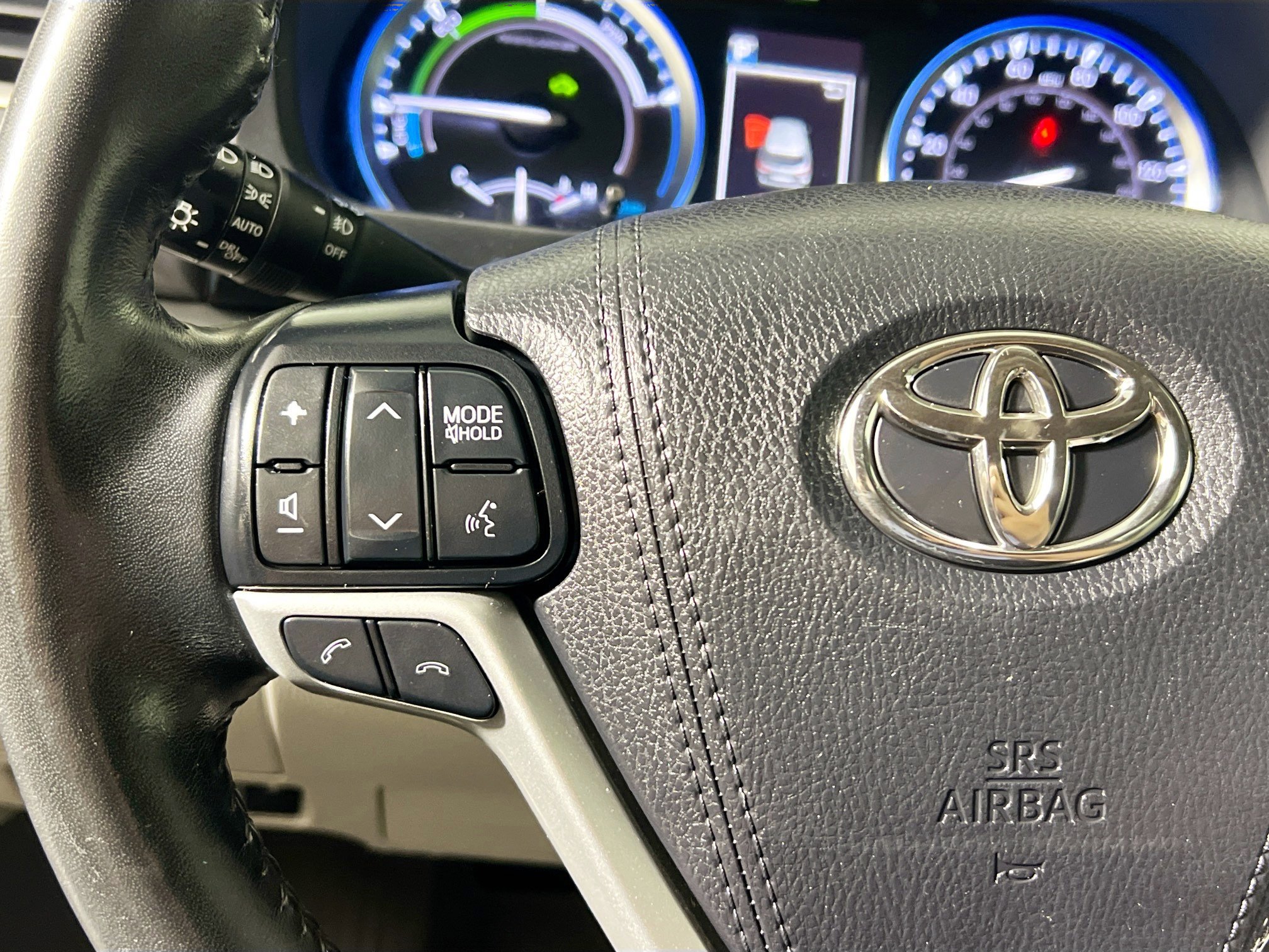 Used 2019 Toyota Highlander XLE image 18