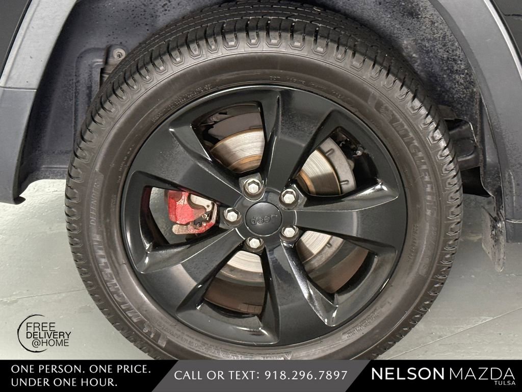 Used 2017 Jeep Cherokee Sport FWD image 12