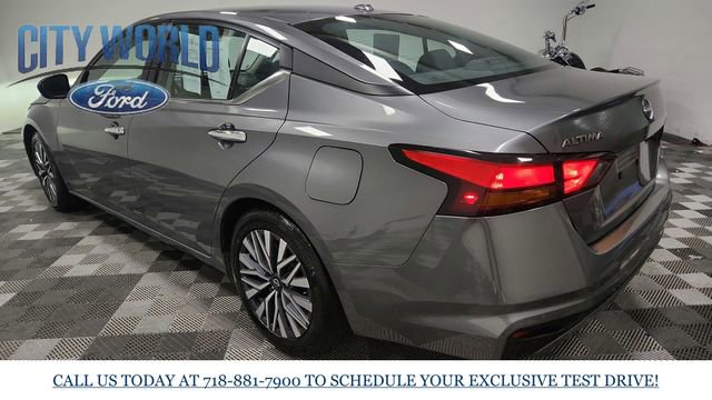 Used 2024 Nissan Altima 2.5 SV image 3