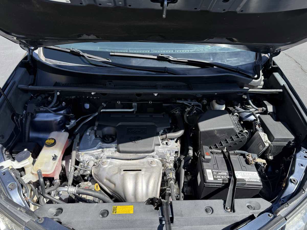 Used 2013 Toyota RAV4 LE FWD image 10