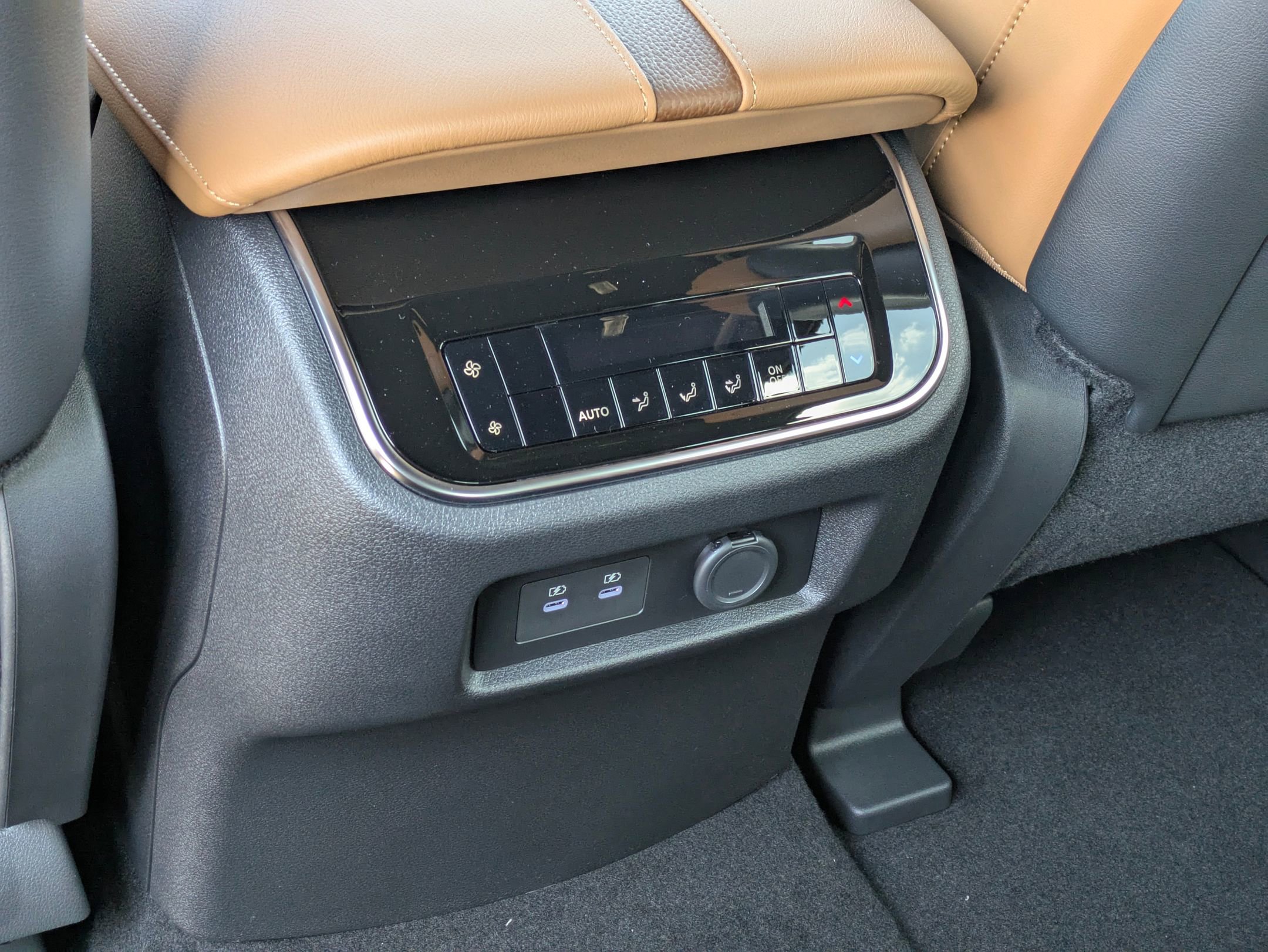 New 2026 Nissan Armada SL image 18
