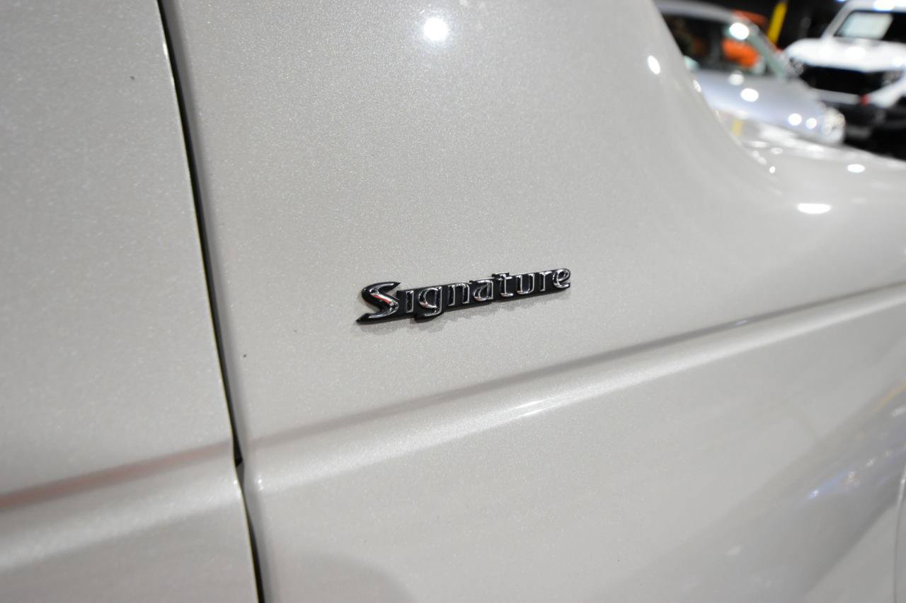 Used 2006 Lincoln Town Car Signature RWD image 4