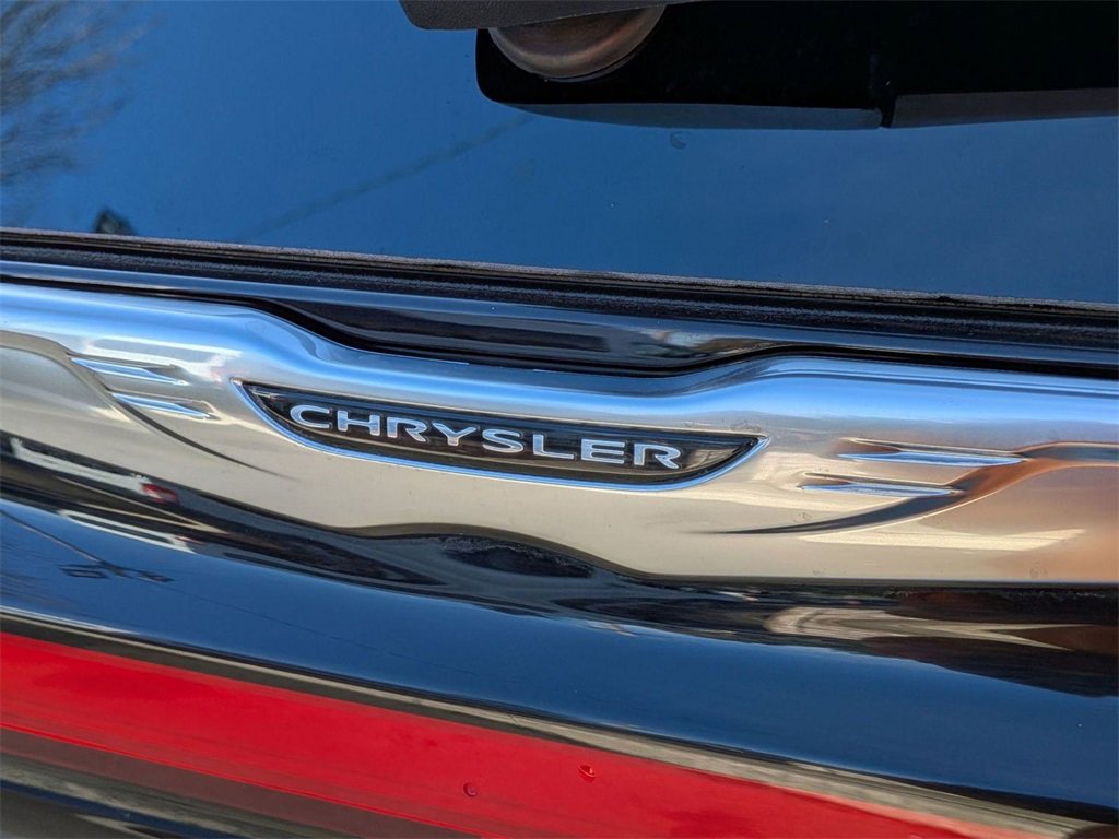 Used 2021 Chrysler Pacifica Touring image 51