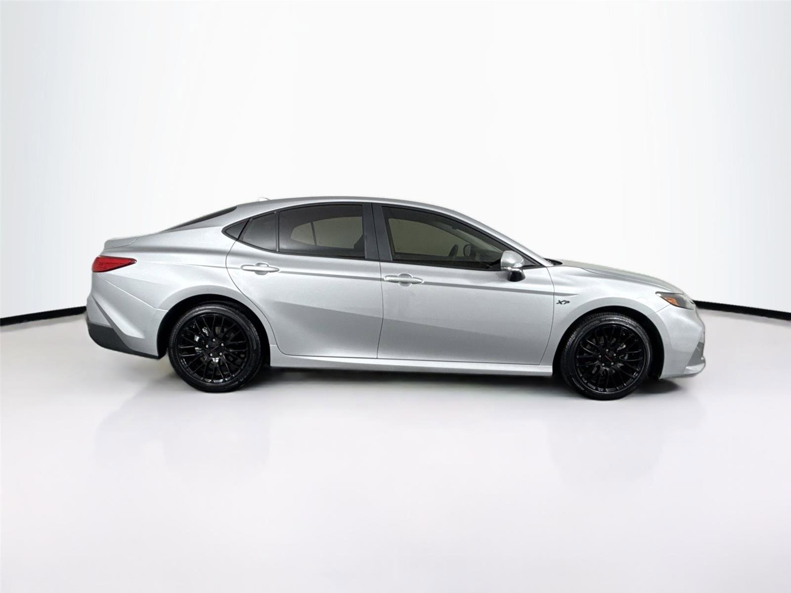 Certified 2025 Toyota Camry LE image 5