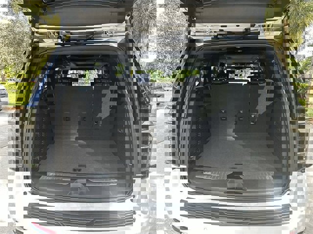 New 2026 Chevrolet Suburban High Country image 21