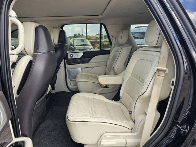 Used 2020 Lincoln Navigator Black Label w/ Cargo Convenience Package image 17