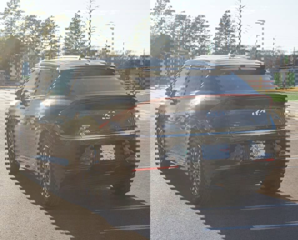 Used 2022 Kia EV6 Wind image 15