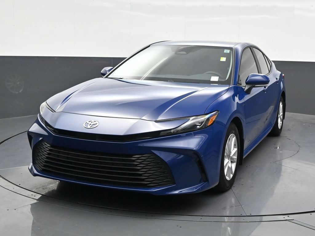 Used 2025 Toyota Camry LE w/ Convenience Package FWD image 9