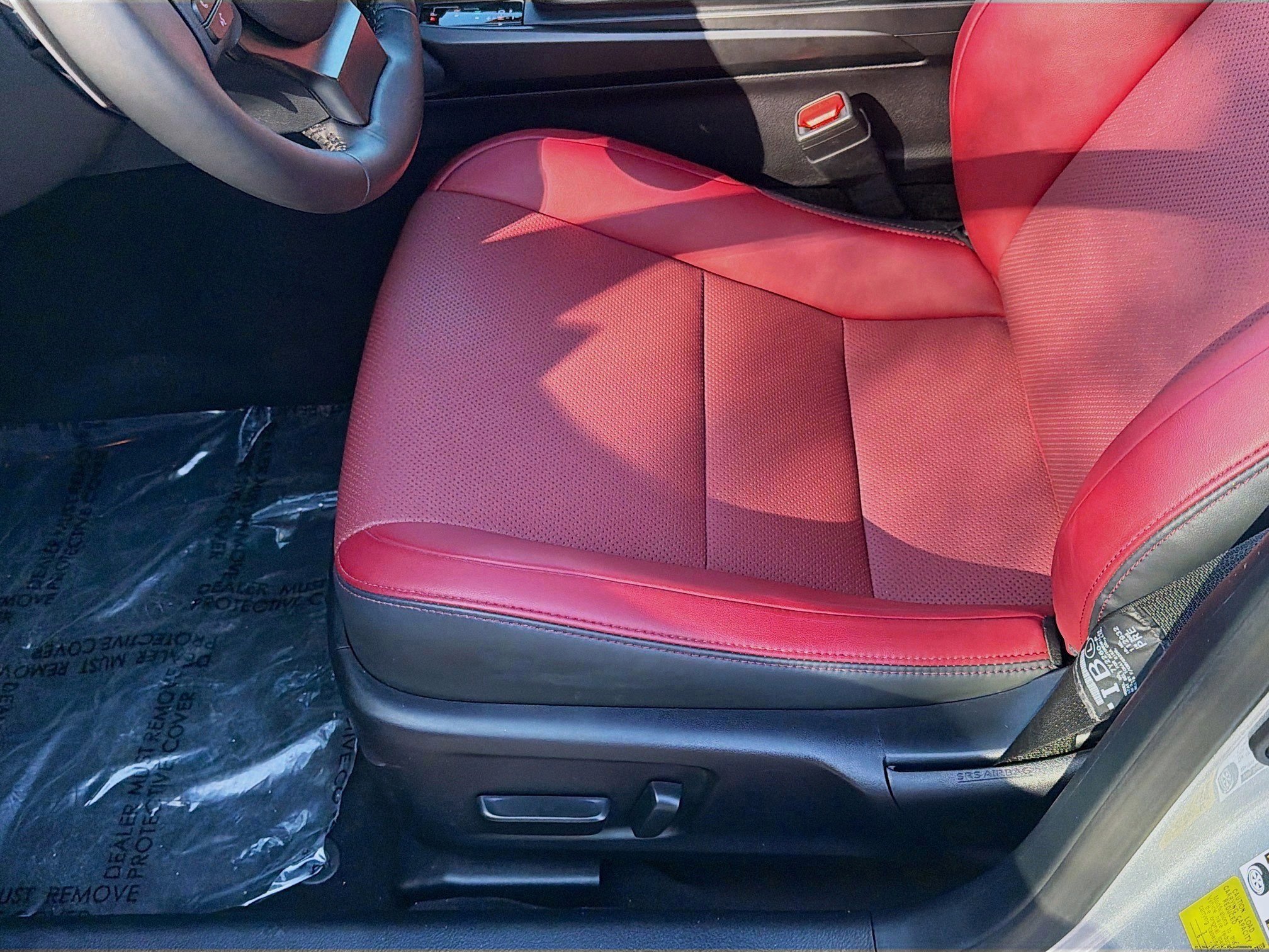 Used 2025 Lexus IS 300 w/ Comfort Package RWD image 17