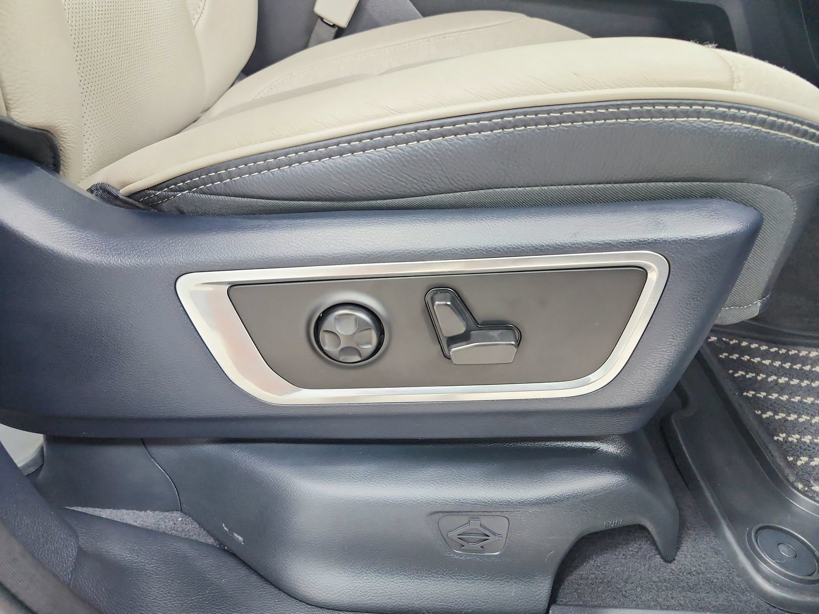 Used 2024 RAM 1500 Limited AWD/4WD image 41