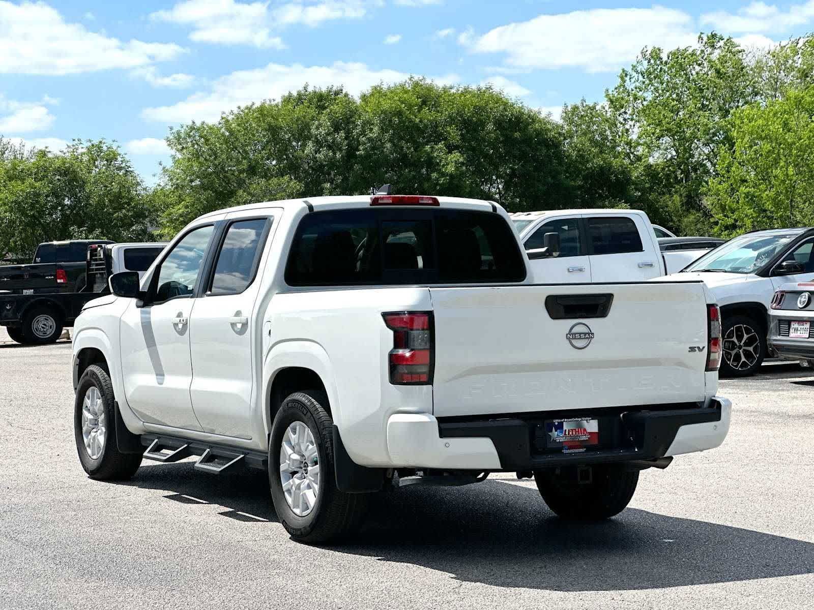 Used 2022 Nissan Frontier SV RWD image 13