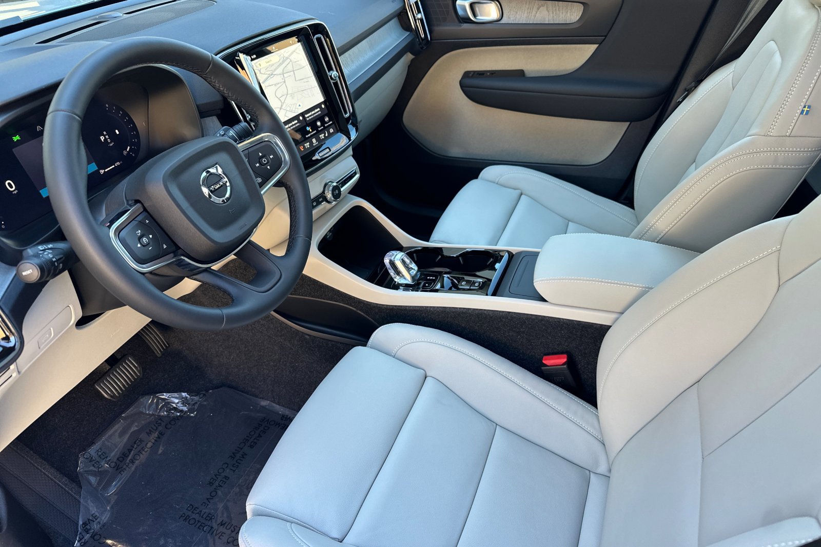 New 2026 Volvo XC40 B5 Plus w/ Protection Package Premier image 8