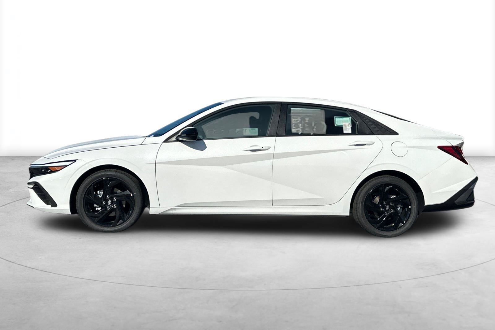 New 2026 Hyundai Elantra SEL Sport FWD image 3