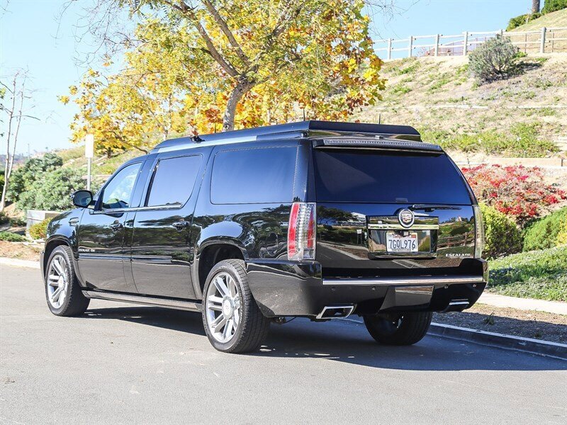 Used 2014 Cadillac Escalade ESV Premium AWD/4WD image 4