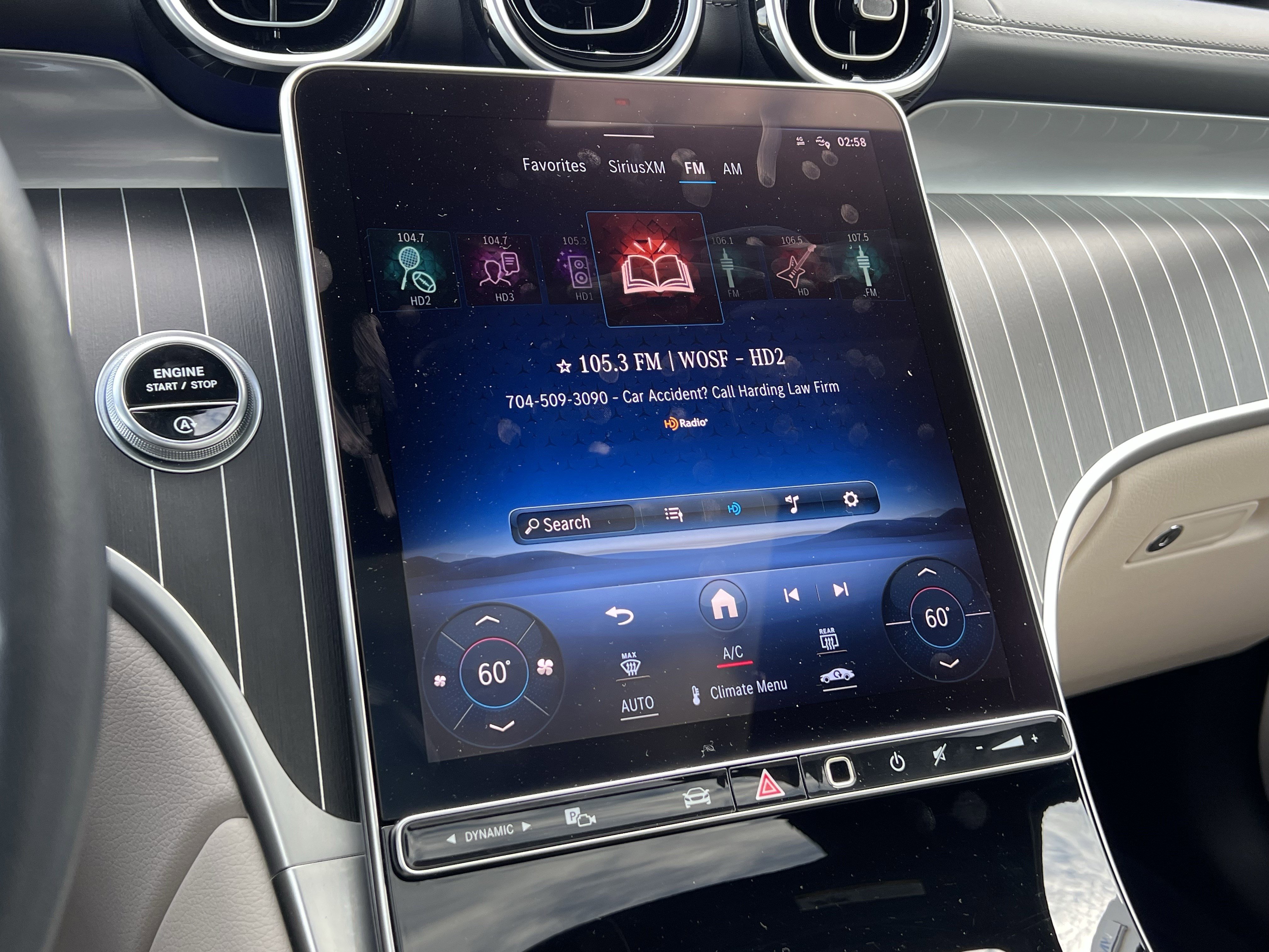 Used 2024 Mercedes-Benz GLC 300 4MATIC image 23