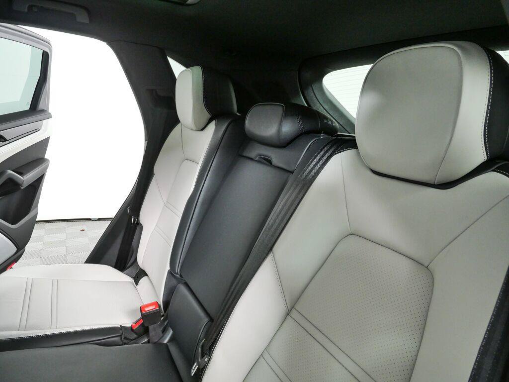 New 2026 Porsche Cayenne AWD/4WD image 22