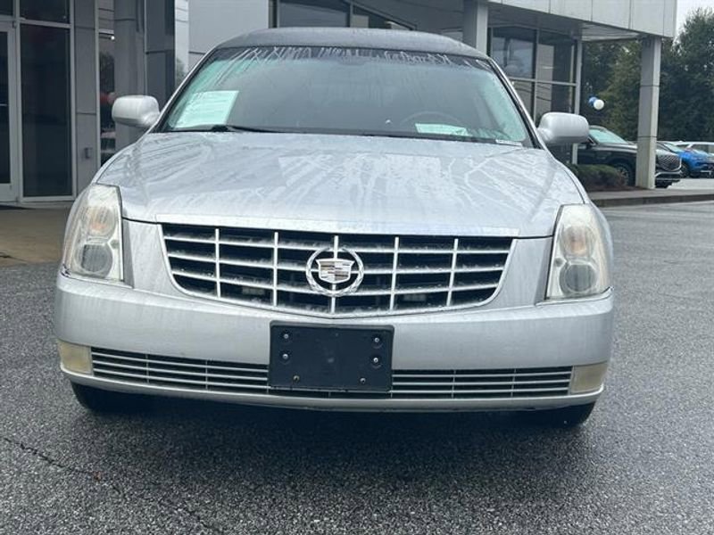 Used 2011 Cadillac DTS Limousine image 2