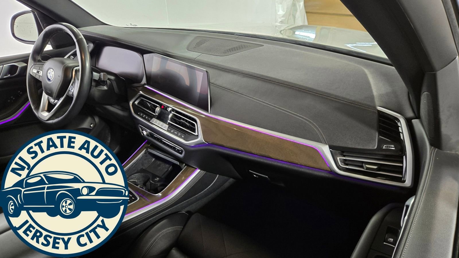 Used 2023 BMW X5 xDrive45e w/ Climate Comfort Package image 35