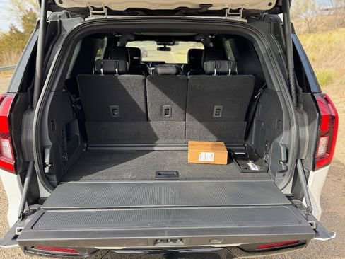 New 2026 Ford Expedition Platinum image 14