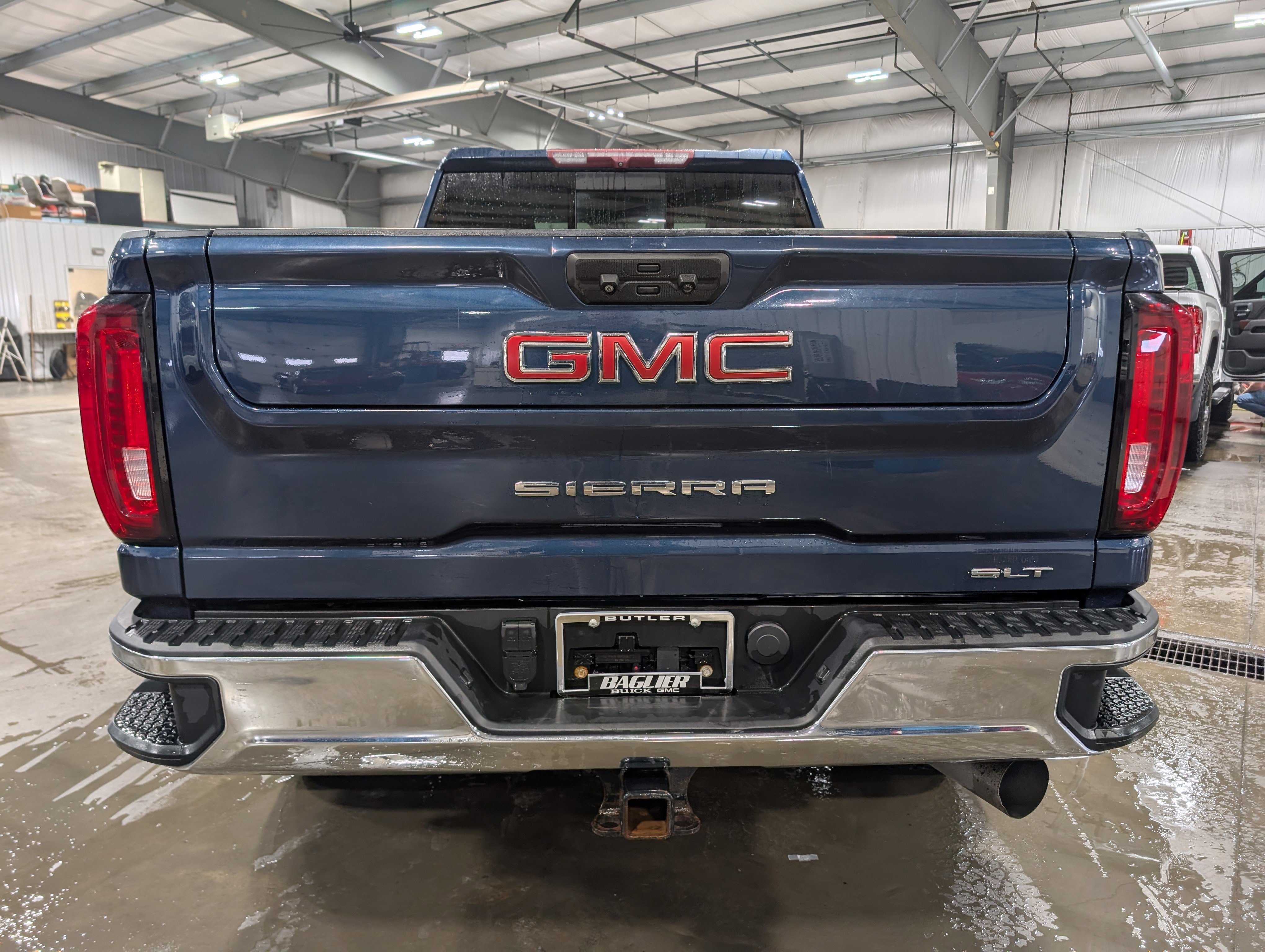 Used 2021 GMC Sierra 3500 SLT w/ SLT Convenience Package image 11