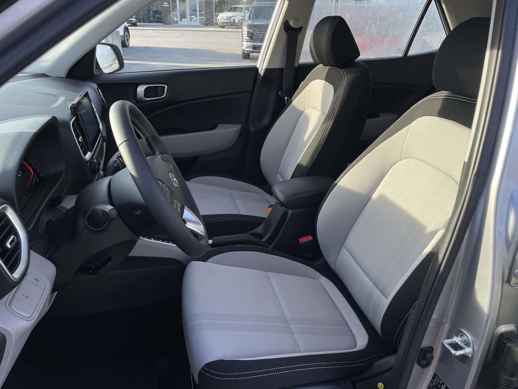 Certified 2024 Hyundai Venue SEL image 8