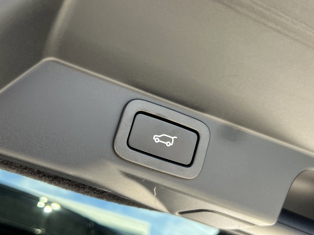 Used 2022 Land Rover Range Rover Sport SVR image 24