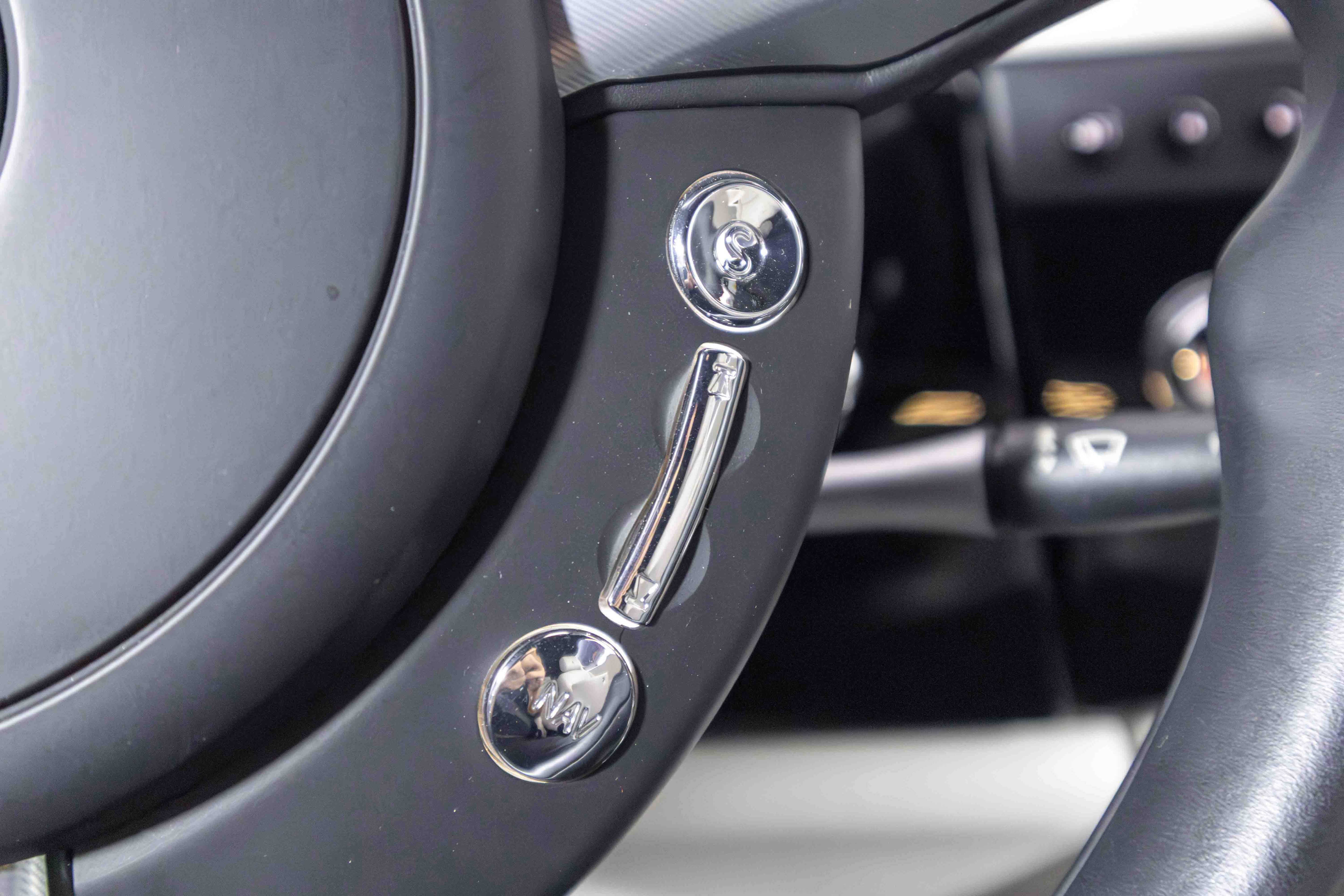 Used 2013 Rolls-Royce Phantom Drophead Coupe image 23